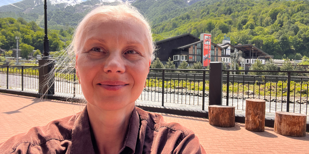 Посетила бесплатно дорогой горнолыжный курорт. Делюсь секретом, как не выложить 3000 руб за ничего на Красной Поляне, но шикарно отдохнуть.