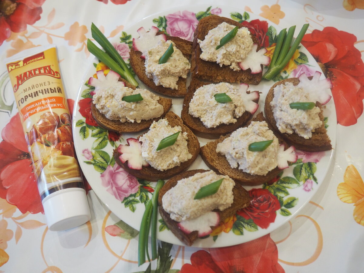    Бутерброды — пальчики оближешь!