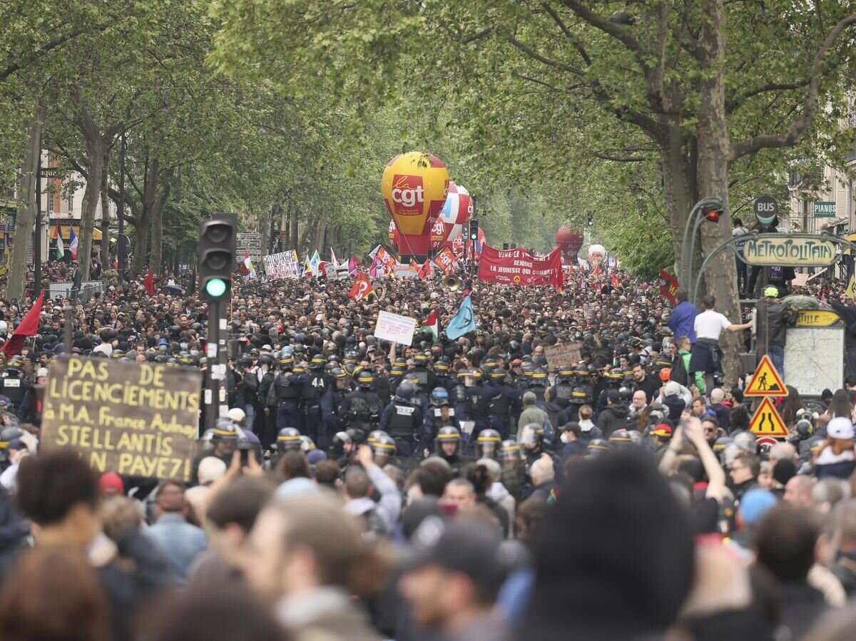    Первомайская демонстрация в Париже© AP Photo / Thomas Padilla