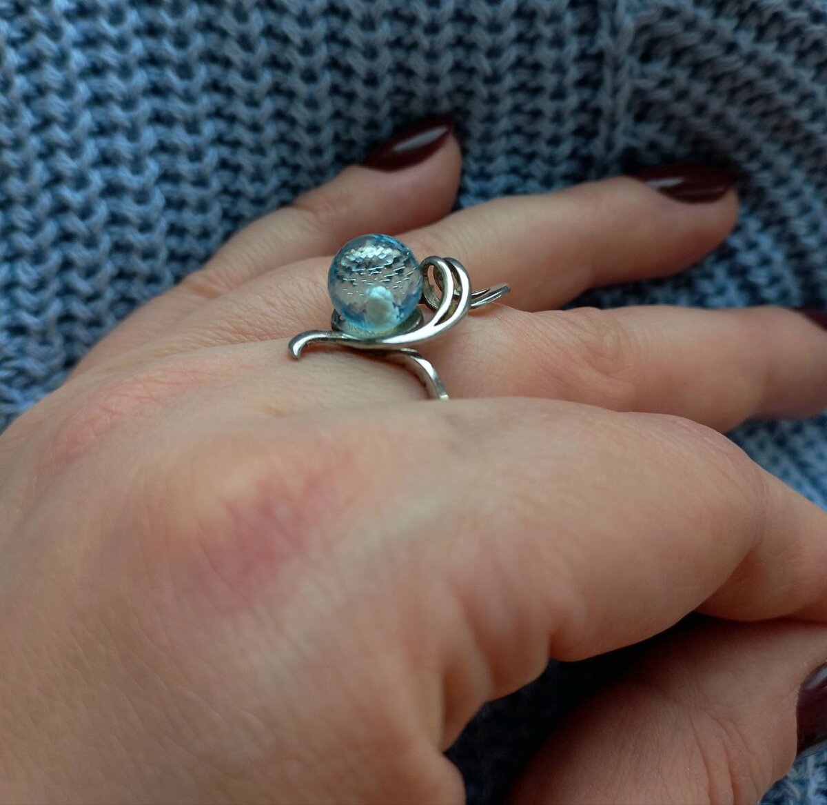 Голубой топаз занимает третье место в рейтинге моих любимых камней.  На первом темно-синие сапфиры, на втором, конечно, бриллианты. А у вас?