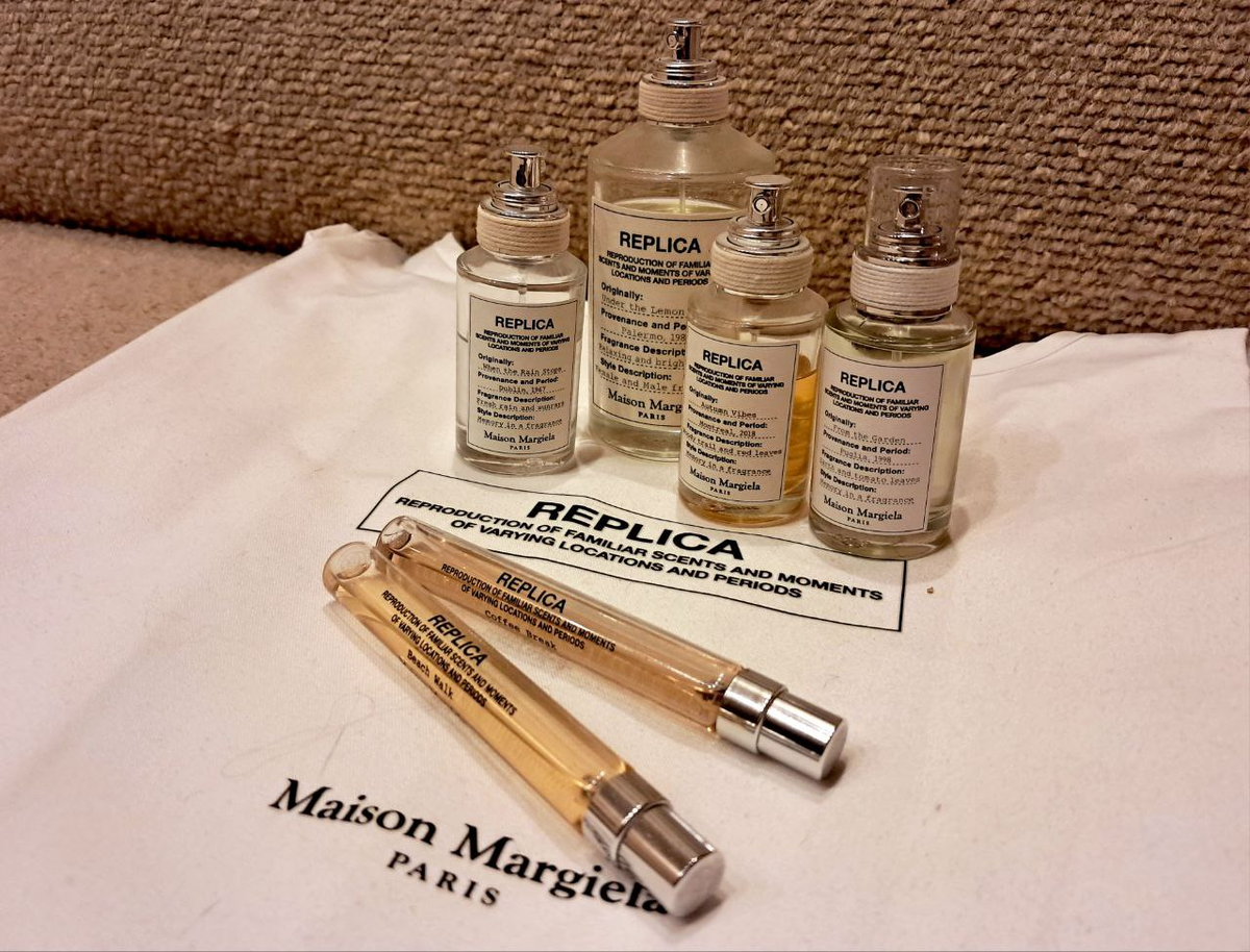 Удобную тряпочную сумку-авоську с логотипом мне подарили весной в Будапеште, когда я покупала новинку.:) 