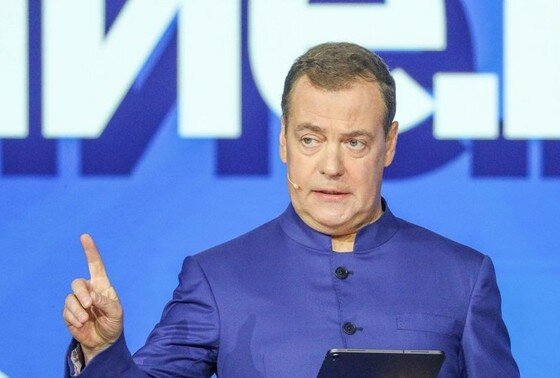    Дмитрий Медведев