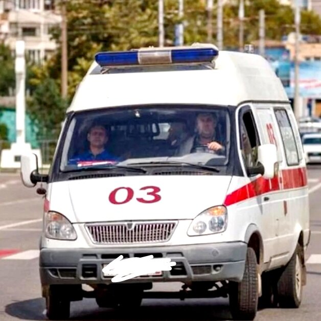 И часто на машинах скорой именно 03 написано