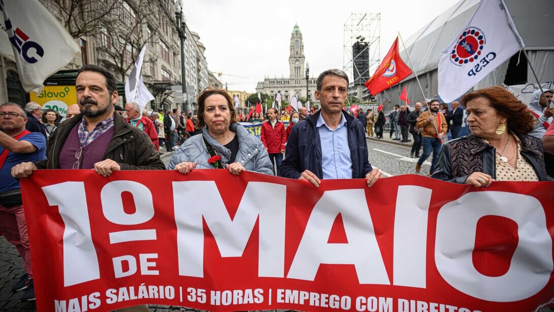 Первомайская демонстрация вчера в городе Порто