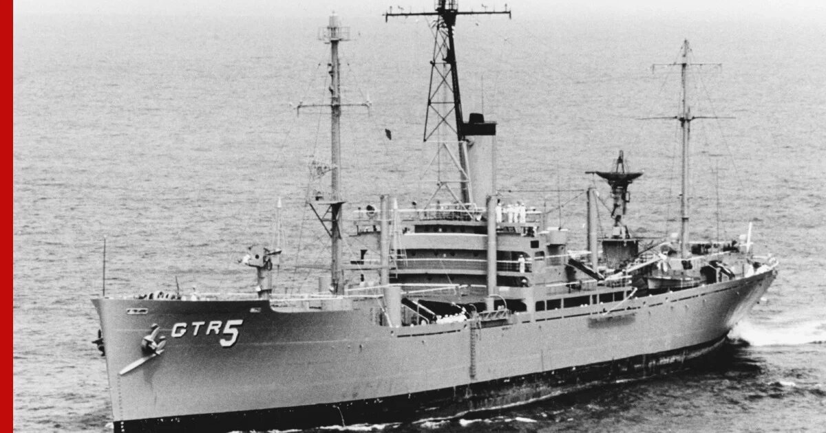 Разведывательное судно проекта Либерти (видна антенна связи)