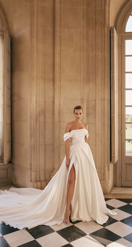 Помните, самое главное – выбрать свадебное платье, в котором вы будете чувствовать себя уверенной, красивой и сияющей в этот особенный день.