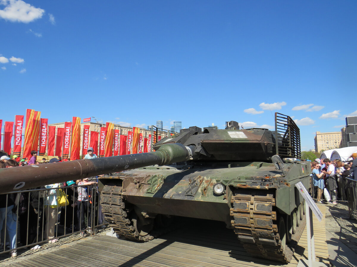Танк Leopard 2 в Москве на Поклонной горе