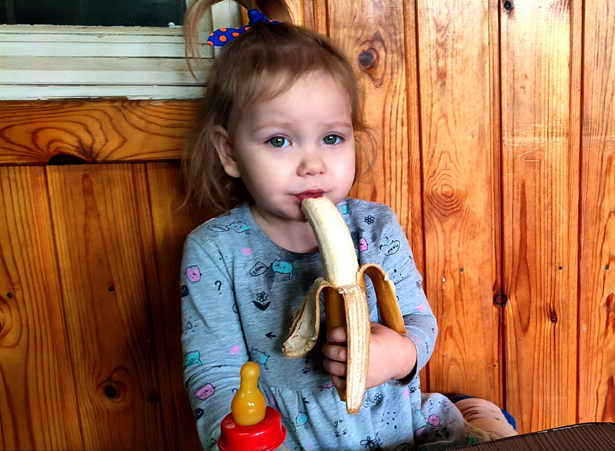 Накормить ребёнка завтраком, это ещё та задачка 😂