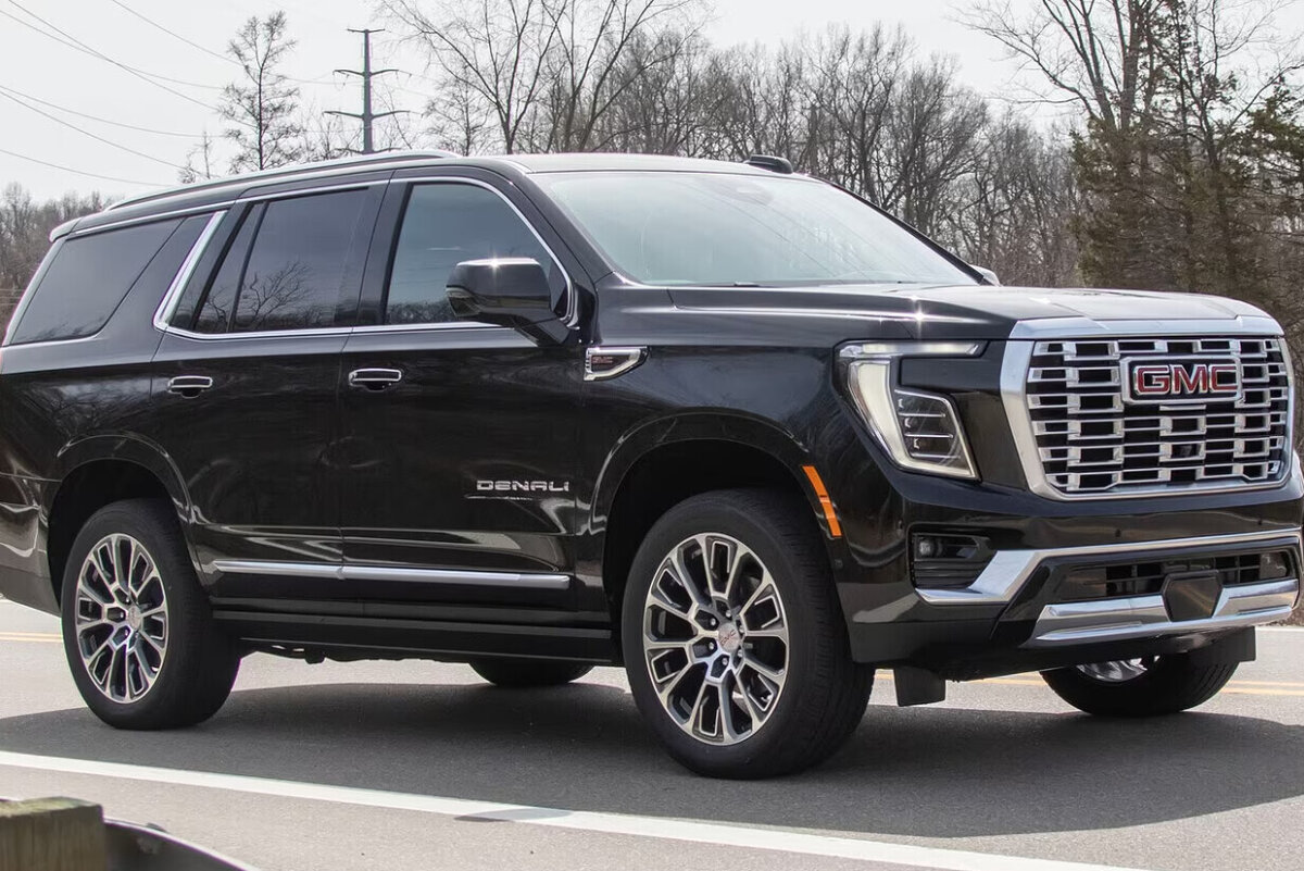 GMC Yukon Denali 2025: снимки фотошпионов, сделанные в Австралии во время дорожных тестов обновлённого внедорожника