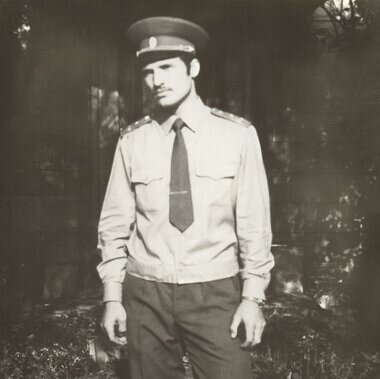 Александр Лукашенко в годы службы  замполитом мотострелковой роты. 