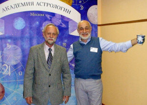 Михаил Борисович Левин справа