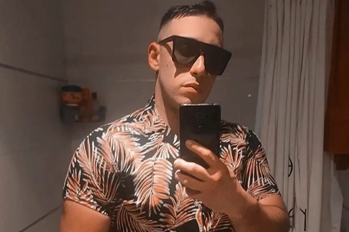    Себастьян Касерес.