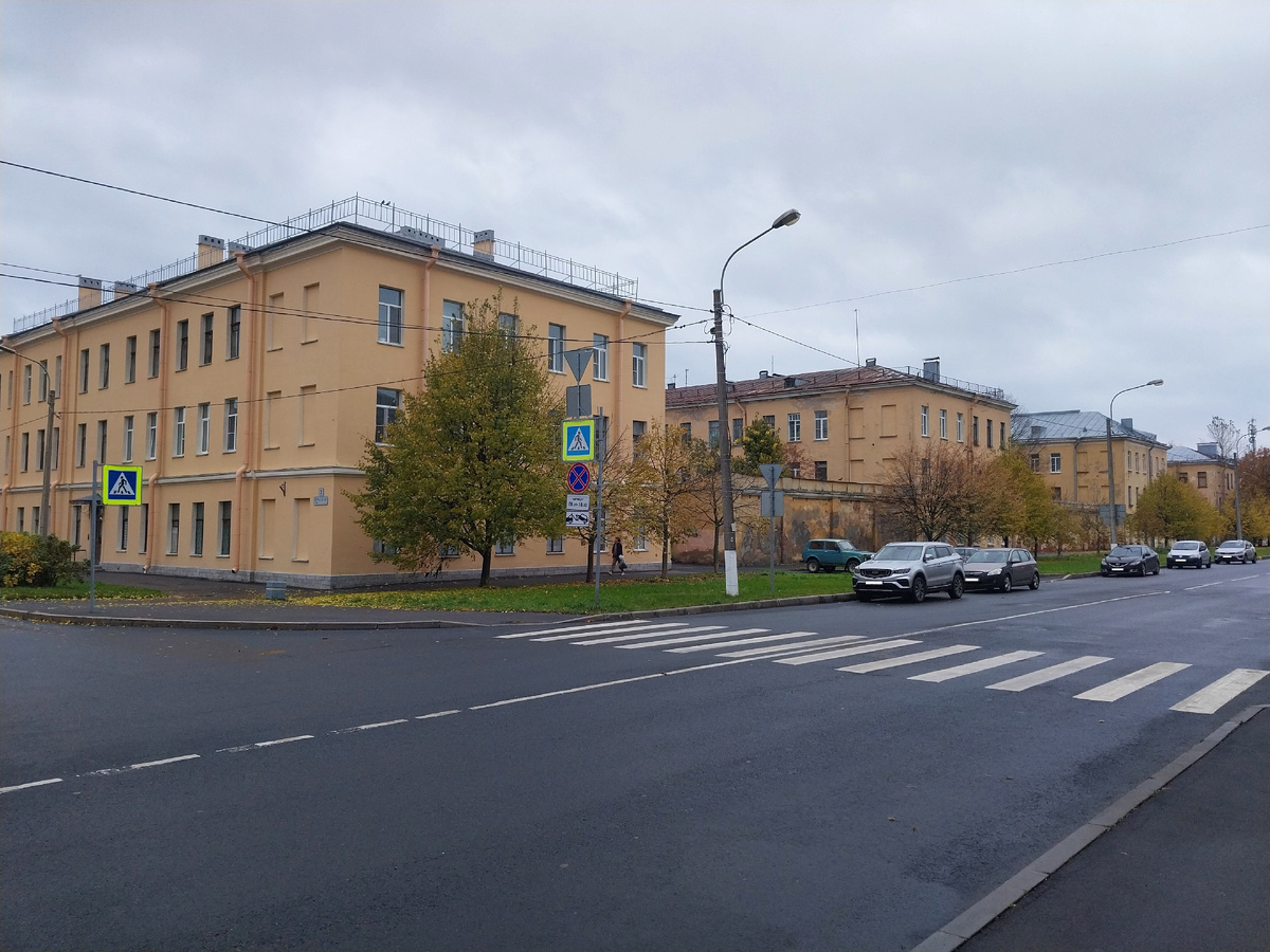 Губернские дома на Макаровской улице в Кронштадте. Современный вид (фото автора)