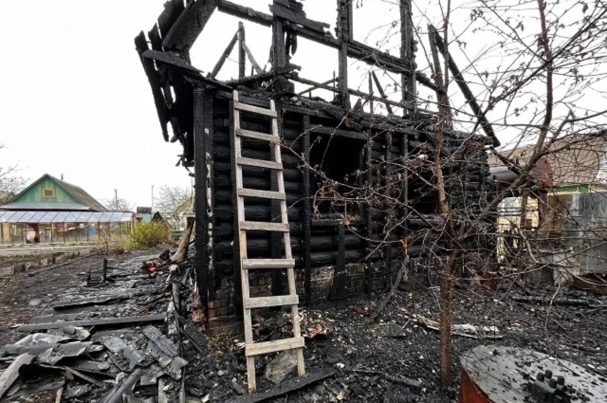    Под Тверью в СНТ «Светлый» при пожаре погибли два человека