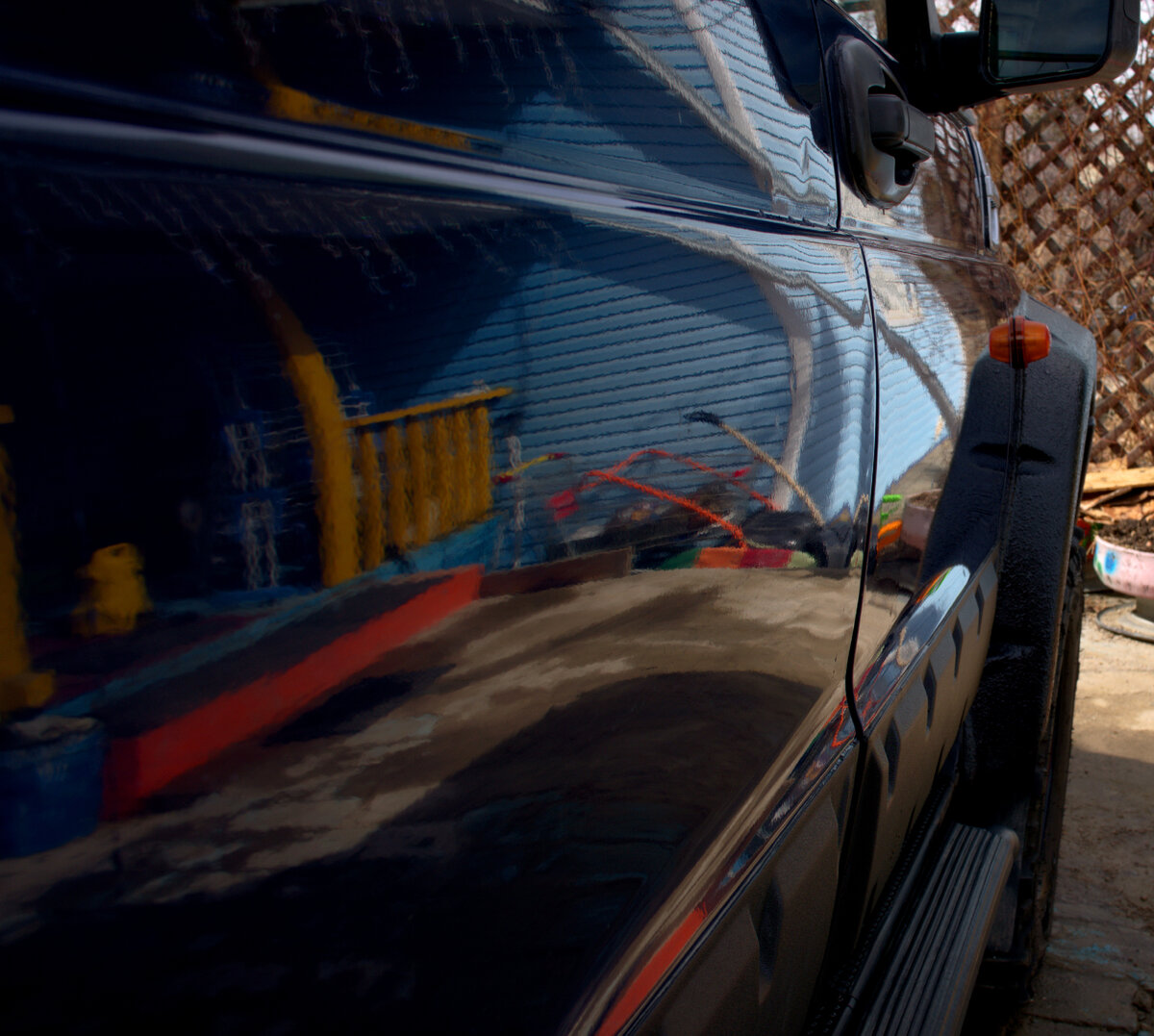 Так же проверяем после зимы лакокрасочное покрытие.