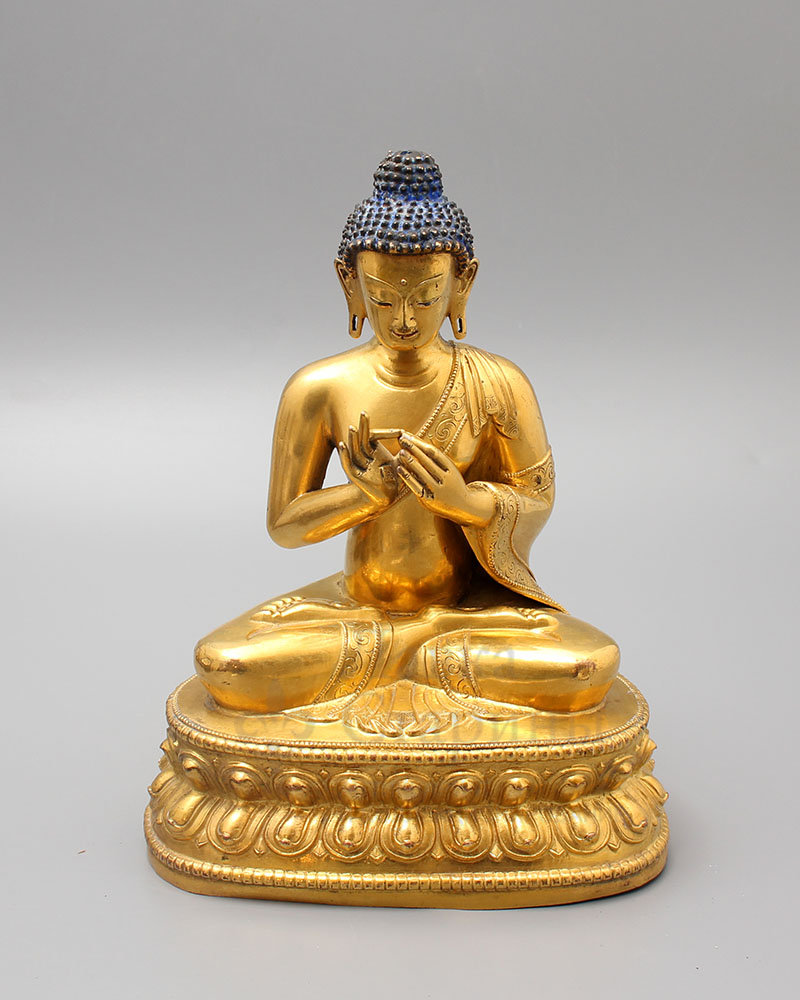 Старинная настольная статуэтка Будды, Китай, 19 в., металл, чеканка, позолота. Фото с нашего сайта dvaveka.ru