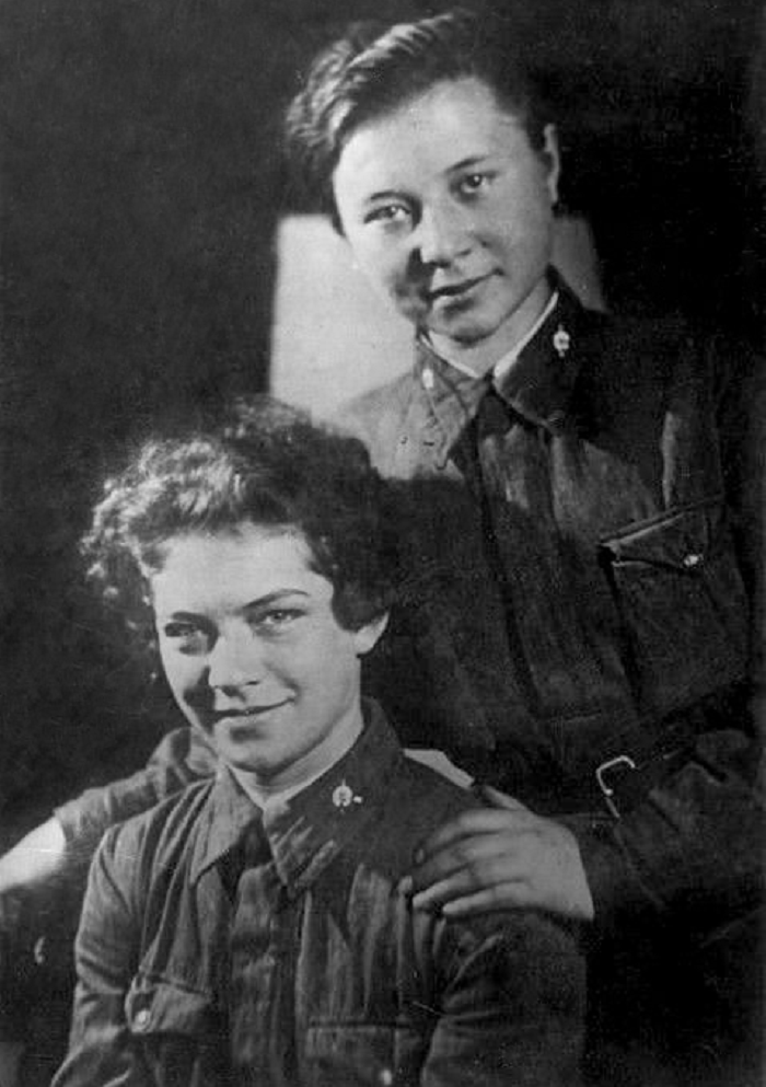 Снайперы Наталья Ковшова и Мария Поливанова