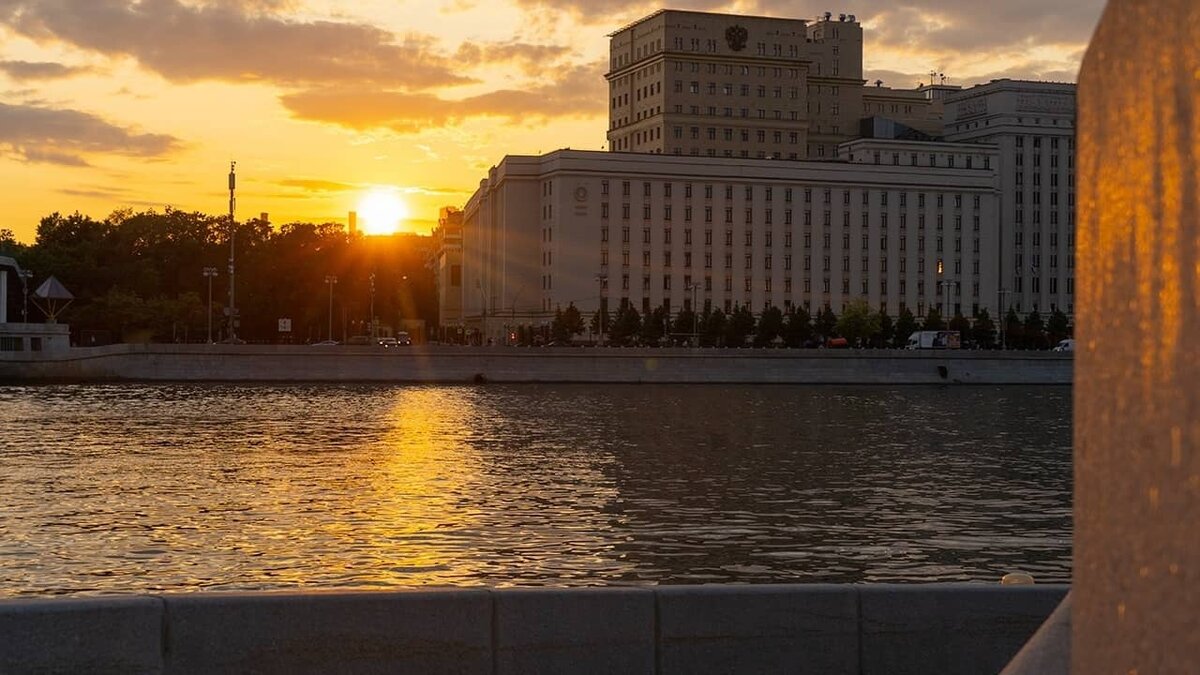 Фото: https://tvzvezda.ru/ (https://mcdn.tvzvezda.ru/storage/news_other_images/2024/04/19/c9d3f55381634fdab4defab098b2729e.jpg)