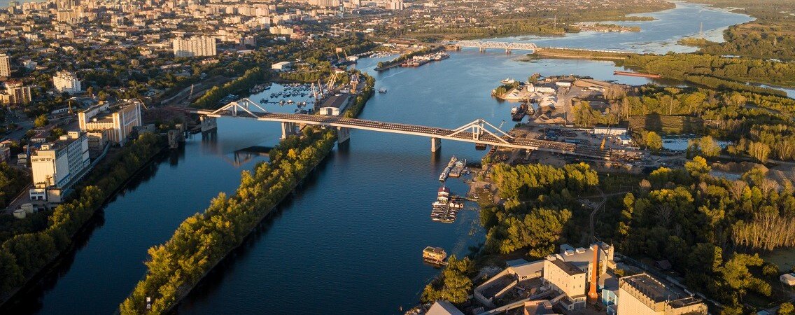 ©iunewind/Shutterstock