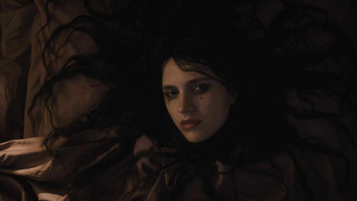 Кадр из фильма "Омен. Первое знамение"