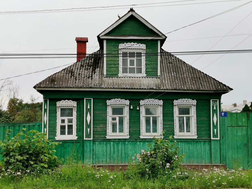 Жилой дом 19 века. Какой-то пьяный мужичок сильно ругался за это фото © Екатерина Гурина