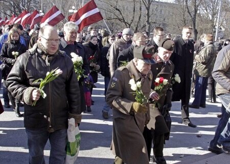    Прибалтийский Первомай отмечают только в чёрном!