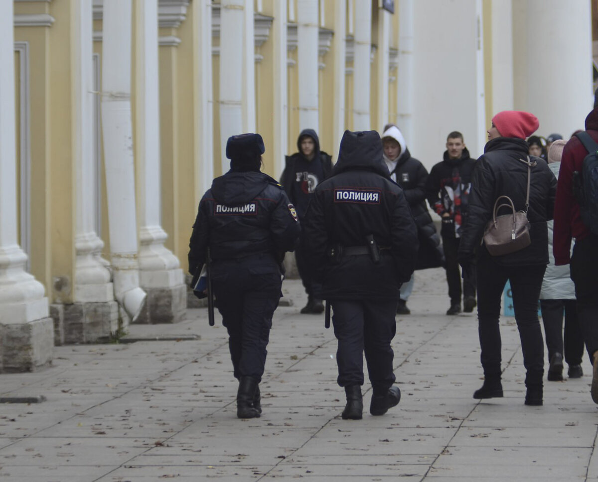 В центре Петербурга накрыли интим-салон для ВИП-клиентов с миллионными  оборотами | Разговоры у парадной | Дзен