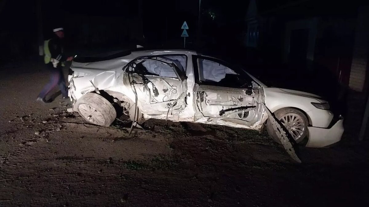 Toyota Camry влетела в дом под Волгоградом | НовостиВолгограда.ру | Дзен