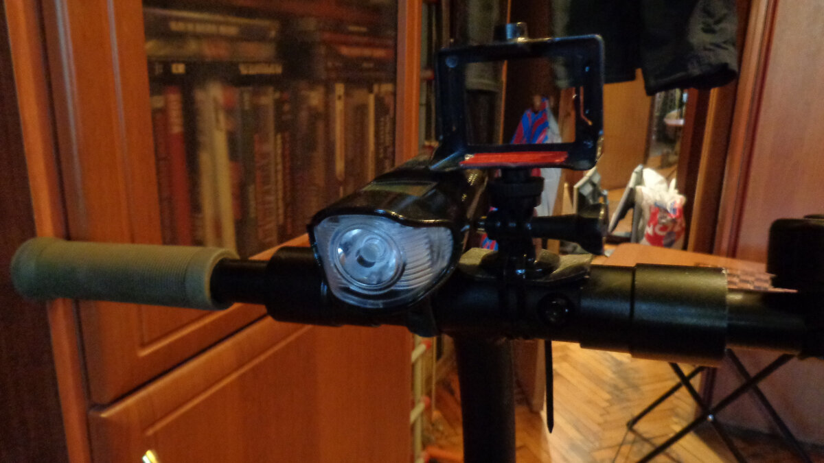 Фонарь передний, мощность 500 люмен. Вариант для самоката.