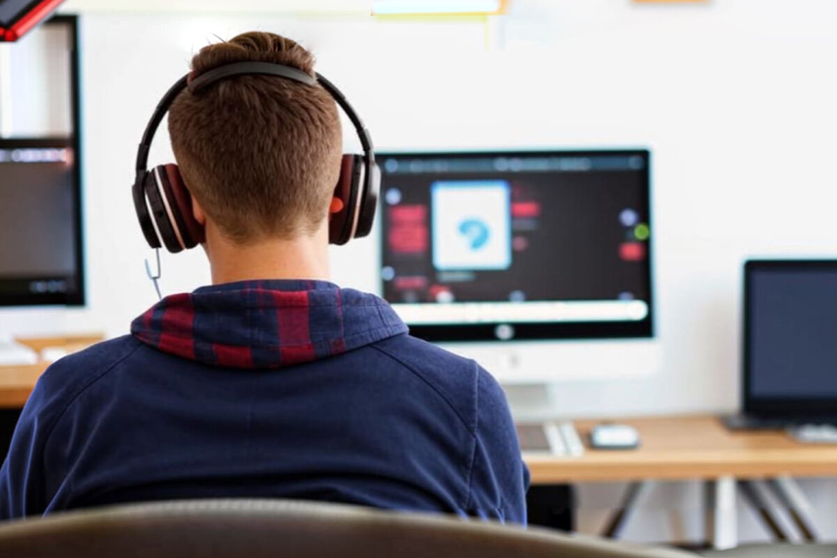 На twitch-аккаунт Парадеева подписаны 1,8 млн человек.  Фото: Изображение сгенерировано нейросетью Kandinsky 3.0