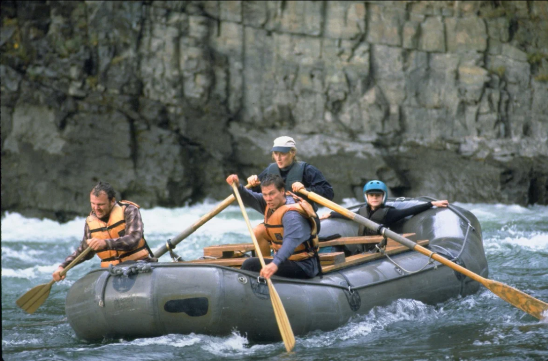 Кадр из фильма "Дикая река" (1994)