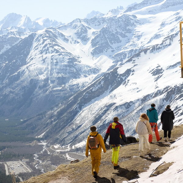     Дмитрий Чеботарев и Иван Мулин отправились на «Небесную тропу» на Эльбрусе