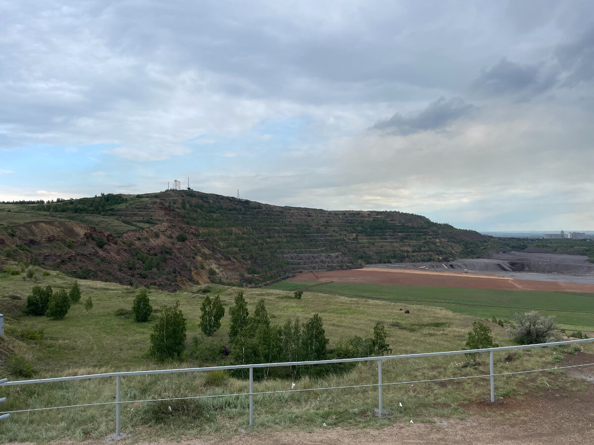 Вид на гору Атач со смотровой площадки на горе Узянка