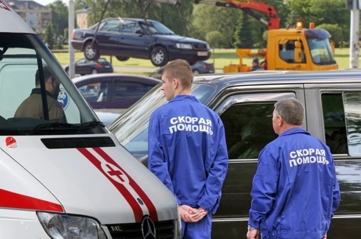    Скорая идёт на таран.