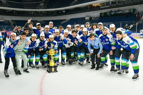 Сборная Узбекистана. Фото пресс-службы ФХУ