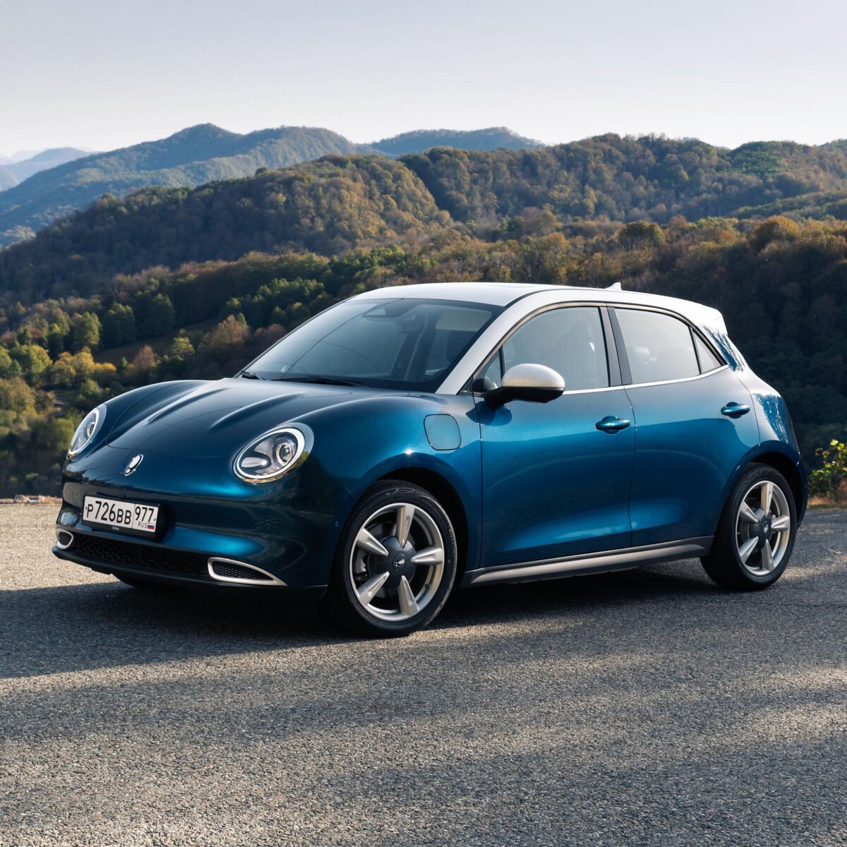 Для ORA 03 доступно семь вариантов цветов кузова, и в каждом автомобиль смотрится по-разному