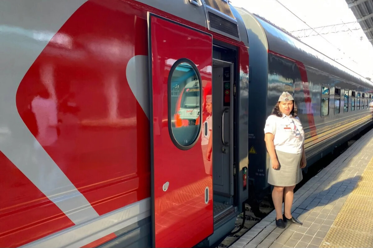 билет то Ольга купила на завтра, а вот приехала на вокзал сегодня