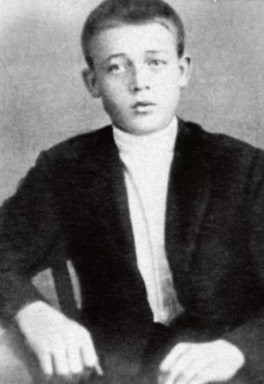 Лемешев Сергей Яковлевич 1917 год. Будущий оперный певец.
