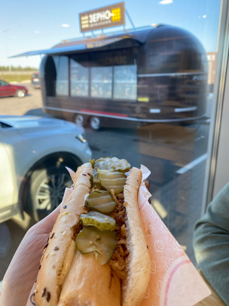 Роснефть, кафе «Зерно», хот-дог с куриной сосиской; 290р 