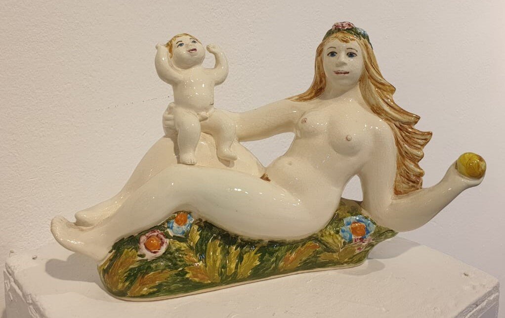 Артемова Ольга Скульптура "Мама". Фаянс