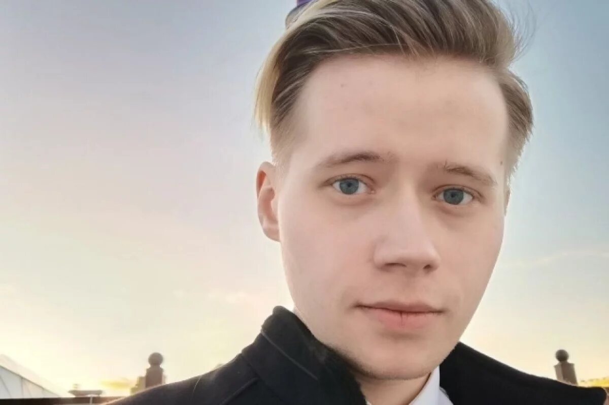    Даже алкоголь Егор попробовал в 21 год, когда это стало законно. Он был очень скромным и тихим юношей.