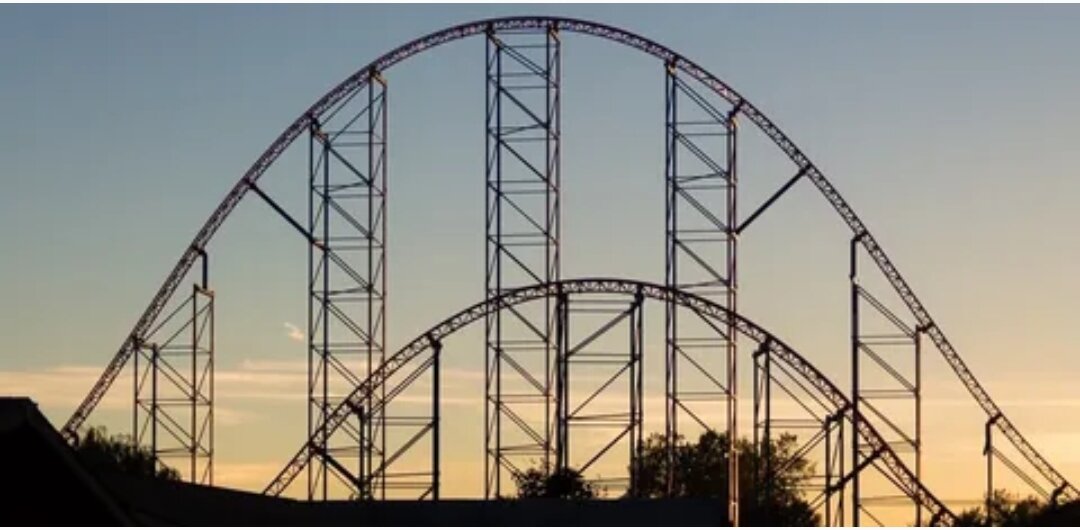 Параболы можно встретить не только в учебнике математики. 