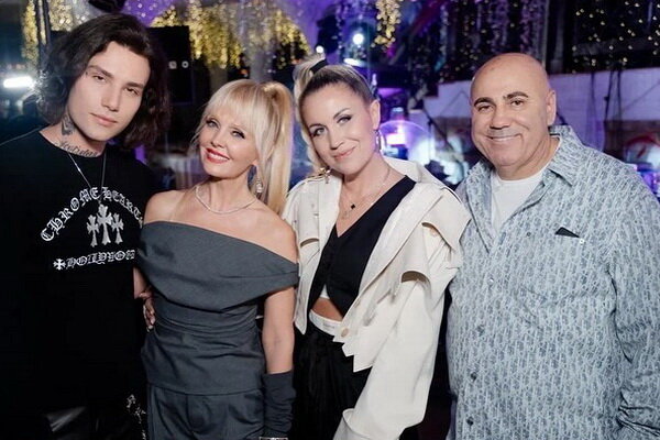 Как поздравили Алексей Чумаков и гости с 56-летием Валерию в День Рождения - ФОТО 2024 год