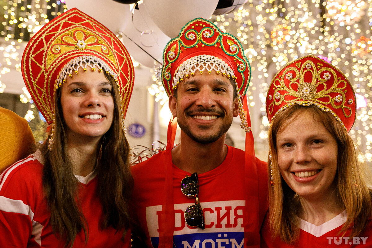 «Я не хочу быть красивым, не хочу быть богатым.
Я хочу быть автоматом, стреляющим в лица.»(с) Фото: carposting