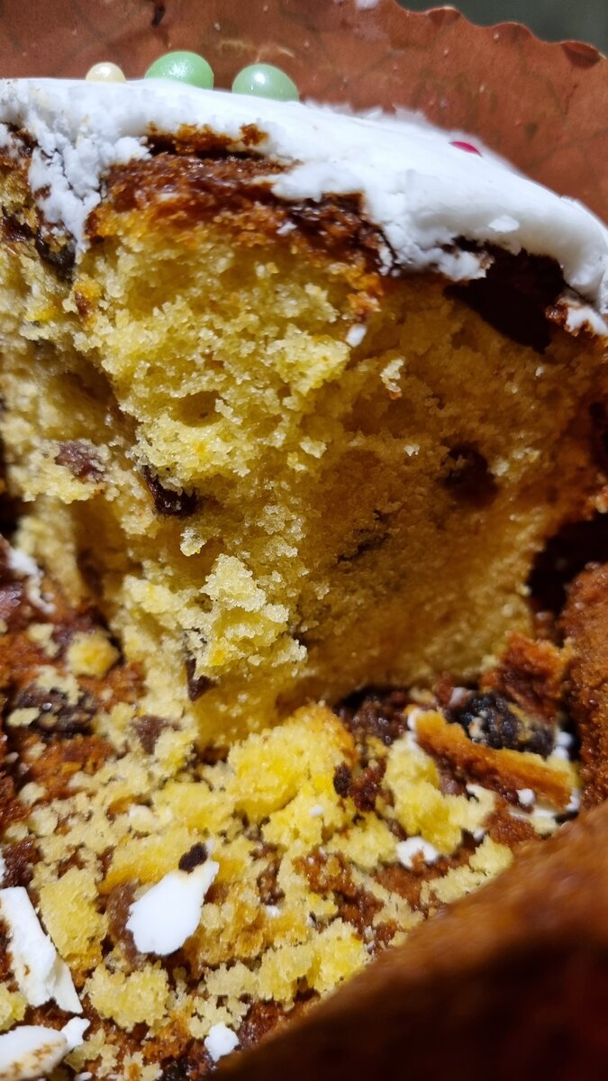 Кулич в разрезе. Почти доели!