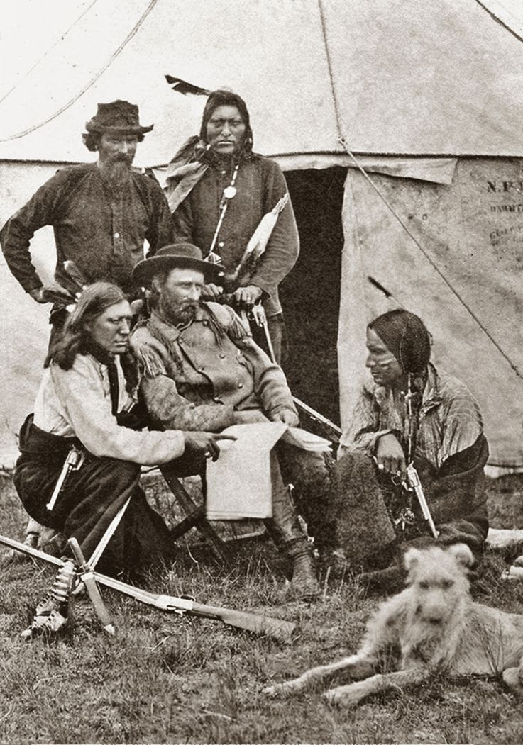 Джордж Кастер со своими лучшими индейскими скаутами, весна 1876 года