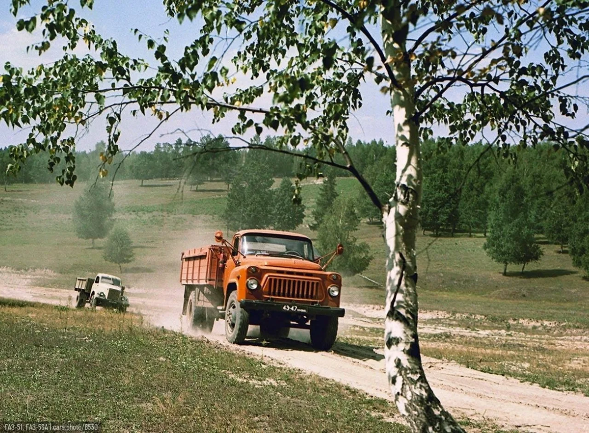 В эпоху, когда заводские дымы ткали паутину промышленного процветания, родился не просто грузовик, а символ эпохи – ГАЗ-53.-2