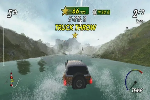 Создав холм под колесами соперника, они дружно запустили авто в стратосферу.