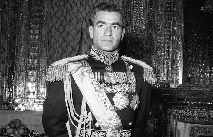 Режим Мохаммеда Резы Пехлеви собирался провести индустриализацию Ирана с помощью советских специалистов.