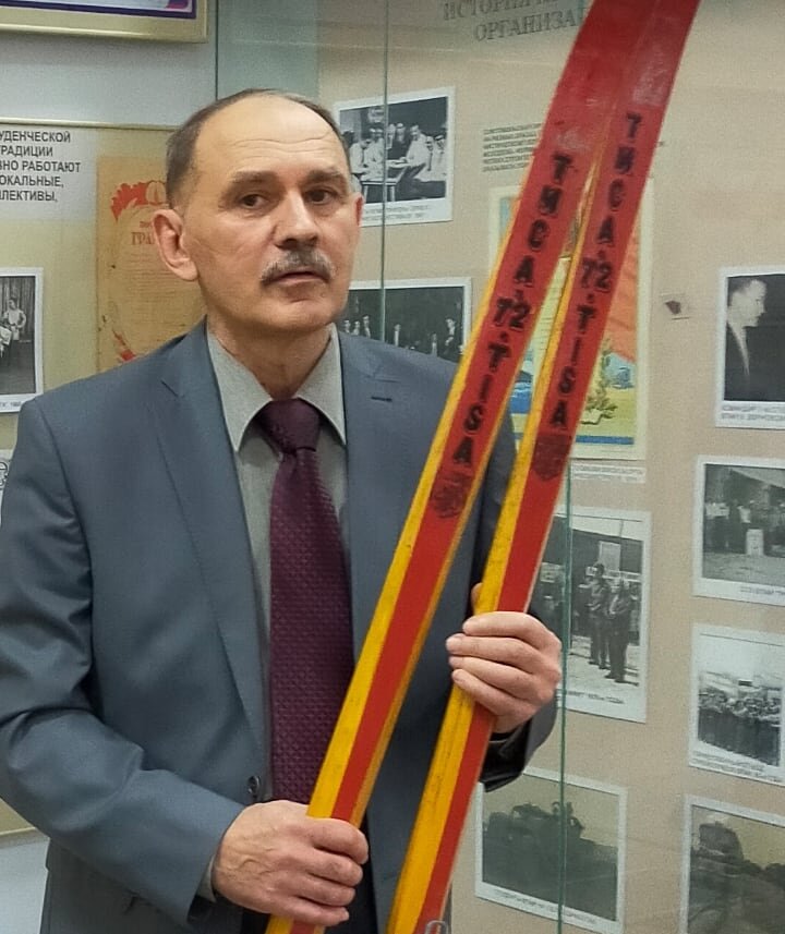 Спортивно-беговые лыжи "Тиса" в музее ВГМУ. Последняя пара.  